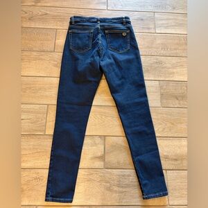 Michael Kors Izzy skinny jeans in a dark blue size 8 New never worn